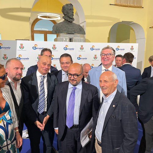 Il nuovo Ministro della Cultura incontra a Sorrento i Sindaci della Penisola Sorrentina e della Costiera Amalfitana /foto