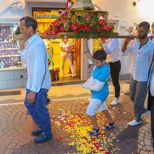 Il piccolo Andrea di Positano e la sua fede per San Vito, protagonista su Repubblica