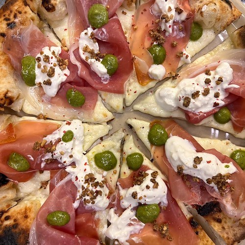 "Il Piennolo" a Cetara, la pizza contemporanea made in Amalfi Coast