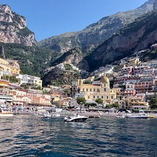 In Campania 160mila turisti e 50 milioni di incassi per il ponte del 2 giugno, Confesercenti: «Si rendano città più smart col PNRR!»
