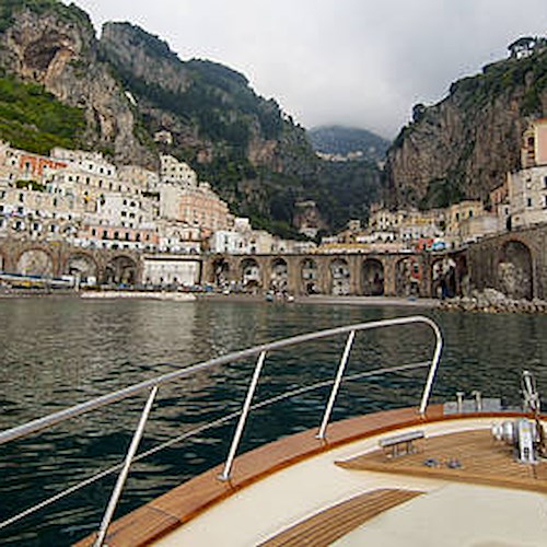 In Campania è consentito lo sport d'acqua, l’attività nautica e la manutenzione delle imbarcazioni da diporto