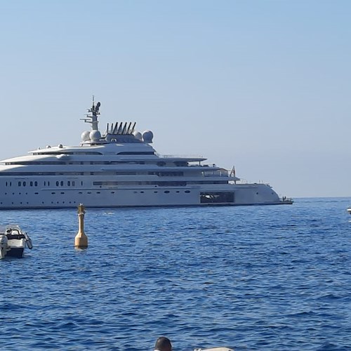 In Costa d’Amalfi arriva “Opera”, il decimo superyacht più grande mai costruito al mondo /FOTO