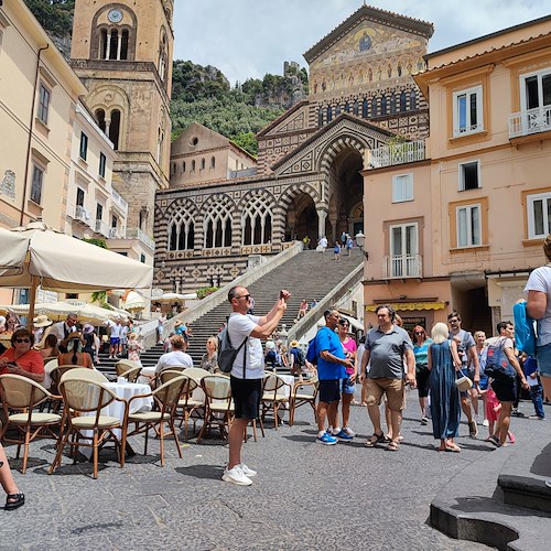 In Costa d’Amalfi è boom di presenze turistiche, per l'inizio stagione i dati svelano più visitatori rispetto al 2019