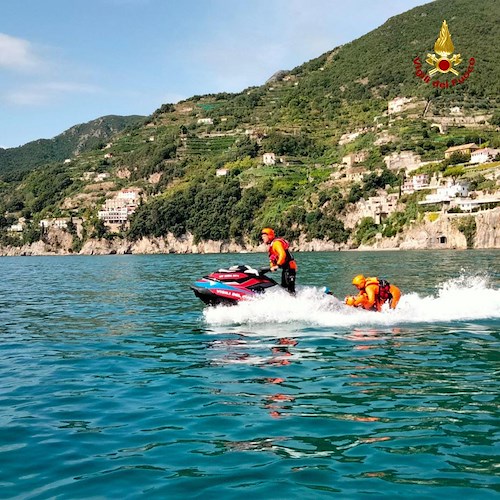 In Costa d'Amalfi si è tenuto il corso regionale dei Vigili del Fuoco per patente moto d’acqua