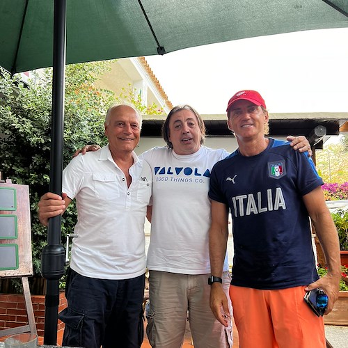 In Costa Smeralda Enzo Mammato assiste alla reunion tra Roberto Mancini e il suo ex capitano Franco Colomba
