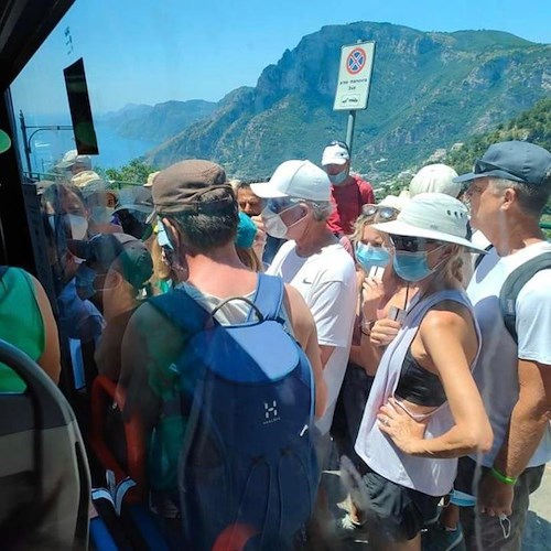 In vigore a Positano orario estivo navetta interna, ma secondo la minoranza «le corse non bastano»
