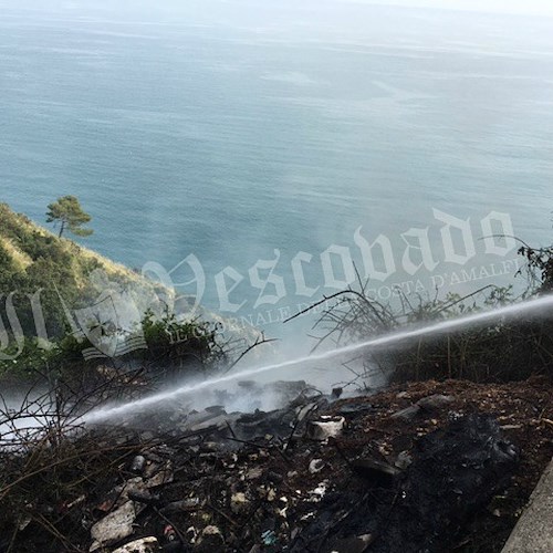 Incendio a Capo d’Orso: a lanciare allarme i Carabinieri da posto di blocco /FOTO
