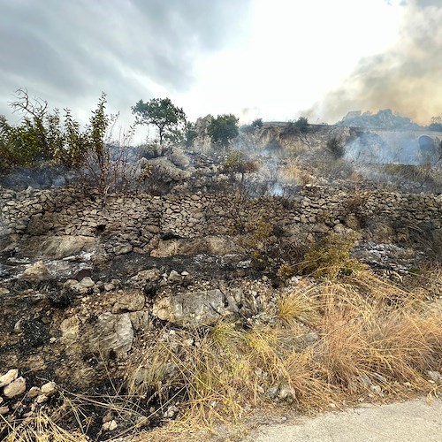 Incendio a Conca dei Marini<br />&copy; Massimiliano D'Uva