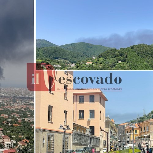 Incendio devasta fabbrica di pomodori a Sant'Antonio Abate: colonna di fumo visibile dal Valico di Chiunzi