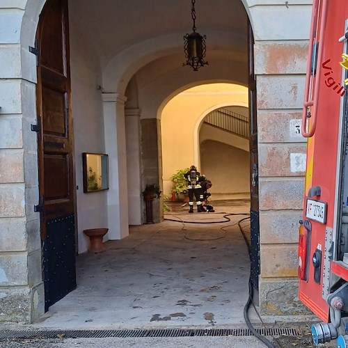 Incendio devasta la sede della Comunità Montana di Laureana Cilento