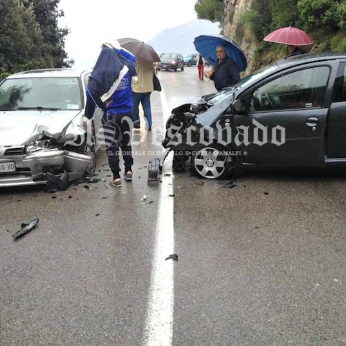 Incidente a Capo d'Orso: scontro tra auto, traffico in tilt / FOTO