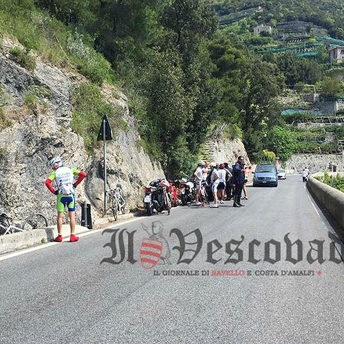 Incidente a Maiori: scontro tra ciclista e motociclista /FOTO