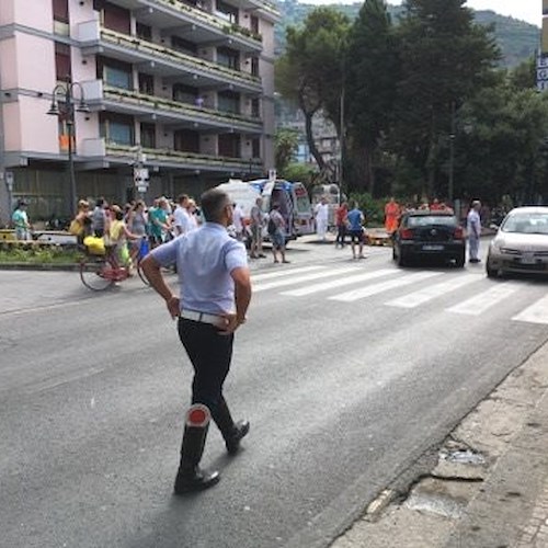 Incidente a Maiori: scooter contro auto, 24enne in ospedale [FOTO]