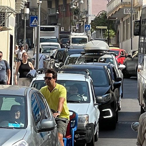 Incidente a Maiori, scooter contro auto: uomo trasferito a Castiglione [FOTO]