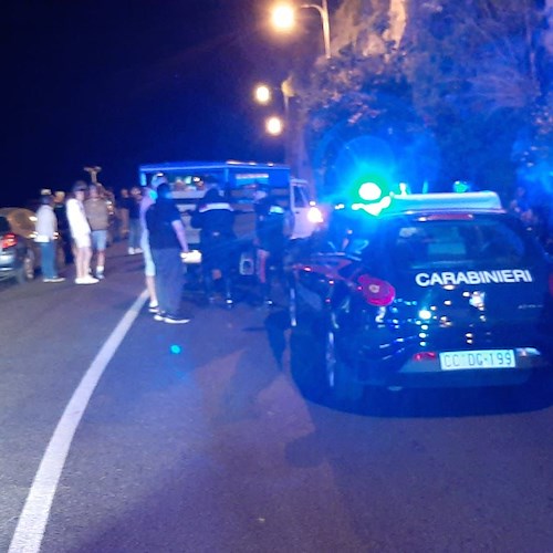 Incidente a Positano, turisti effettuano inversione a U causando un tamponamento /foto