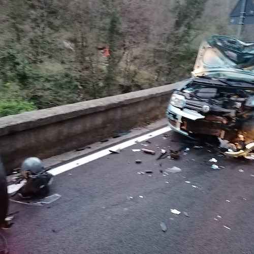 Incidente a Ravello: moto contro auto, giovani in ospedale [FOTO]