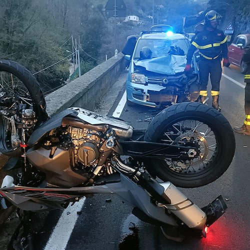 Incidente a Ravello: moto contro auto, giovani in ospedale [FOTO]