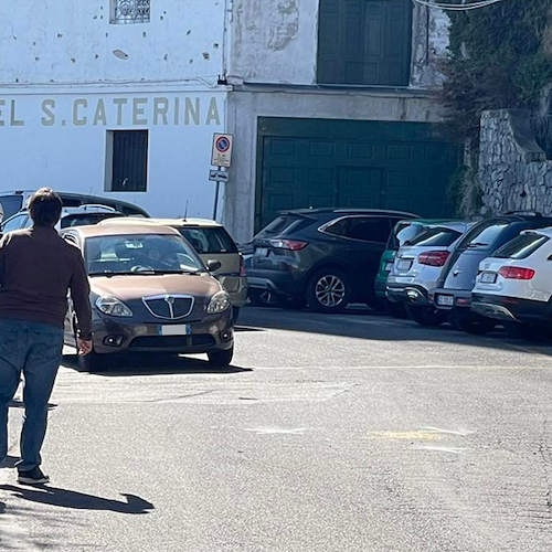Incidente ad Amalfi, scooter contro auto: ragazza trasferita a Castiglione 