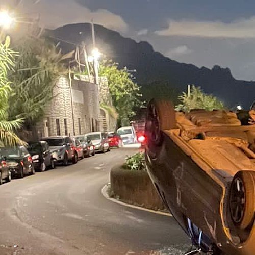 Incidente ad Amalfi sulla Statale 163 in località Vettica /foto