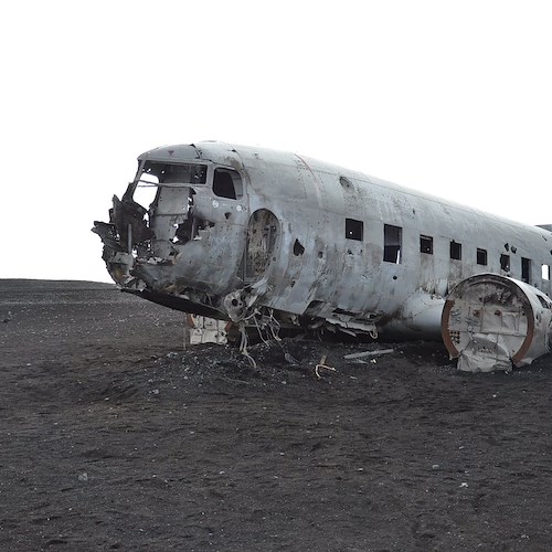 Incidente aereo in Cina, si schianta un Boeing con 132 persone a bordo