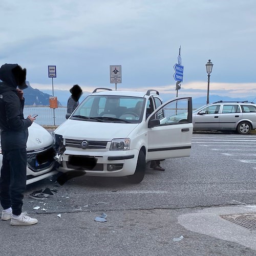 Incidente al bivio di Castiglione, frontale tra due automobili