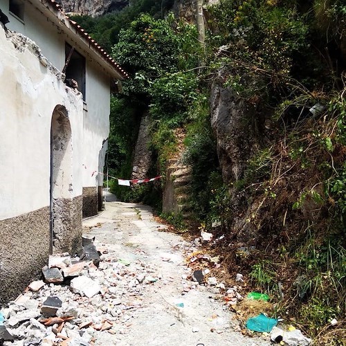 Incidente di Ravello: dissequestrata area dov’è precipitato bus. Tempi ancora lunghi per la SR 373