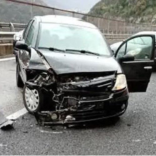 Incidente in autostrada tra Vietri e Salerno: due auto coinvolte, un ferito