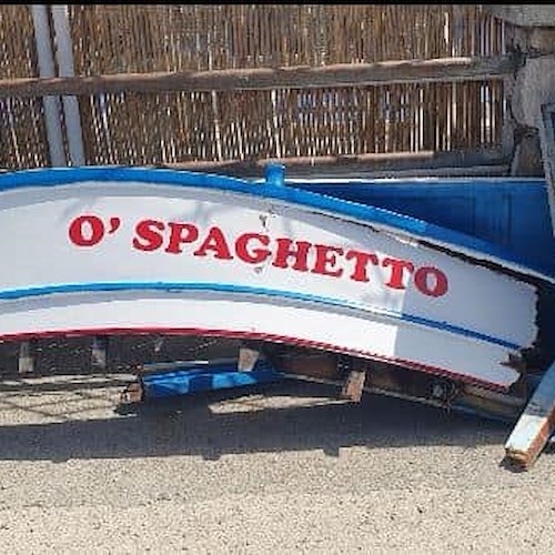 Incidente nel mare della Penisola Sorrentina, motoscafo investe e affonda barca da pesca 