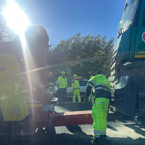 Incidente tra due Tir sull'A1 Roma-Napoli: traffico in tilt /FOTO