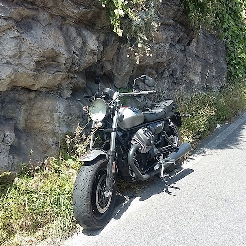 Incidente tra moto e scooter a Castiglione, coinvolti 22enne di Tramonti e uomo di Praiano [FOTO]