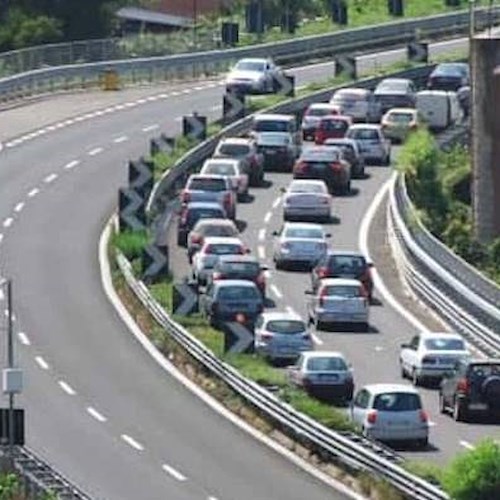 Incidente tra Salerno e Vietri: code per oltre un chilometro