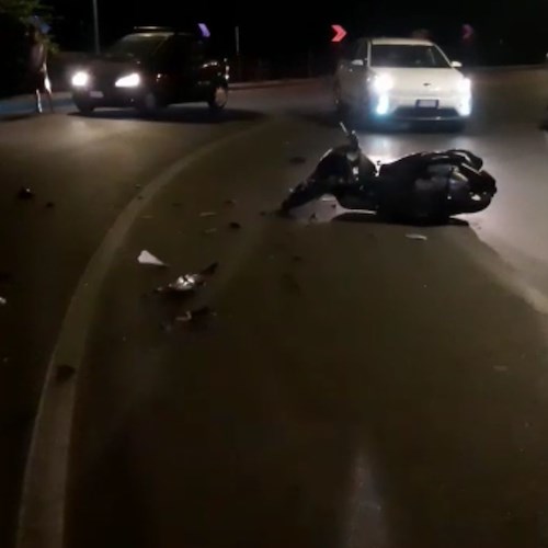 Incidente tra scooter nella notte a Maiori: due giovani in ospedale