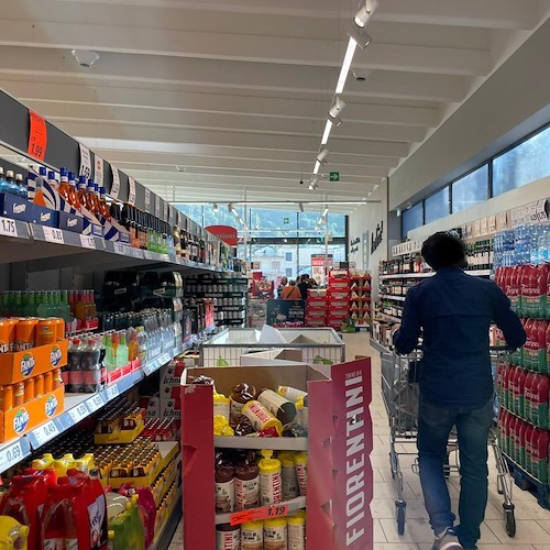 Inflazione raggiunge record di +11,9%: a causa del caro energia sale il carrello della spesa degli italiani