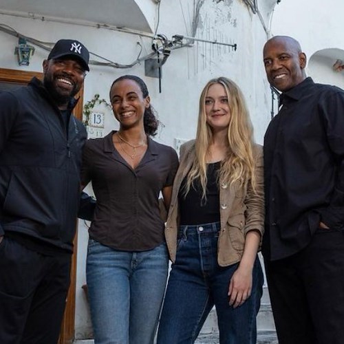 Insieme a Denzel e Dakota, co-protagonista anche Gaia Scodellaro: ieri le foto ufficiali ad Atrani
