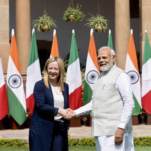 Italia e India riallacciano i rapporti, Giorgia Meloni e Narendra Modi firmano Partenariato Strategico