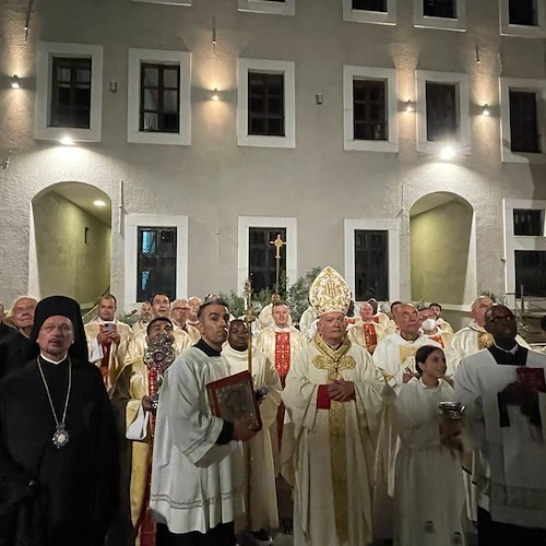 L'arte del minorese Mario Mansi arriva a Istanbul: suo il mosaico del "Papa Buono" sulla facciata della Cattedrale dello Spirito Santo