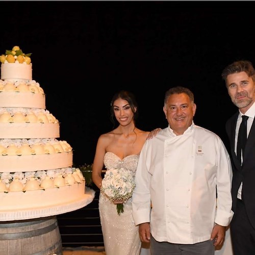 L’attore Fabio Fulco sposa Veronica Papa in Costa d’Amalfi: «Qui il nostro giorno più bello come un film della Disney»