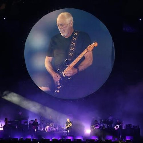 L’eterno Gilmour incanta a Pompei e torna a scrivere la storia (del rock)