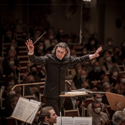 L’orchestra sinfonica della Radio di Berlino diretta da Vladimir Jurowski chiude un Ravello Festival da tutto esaurito