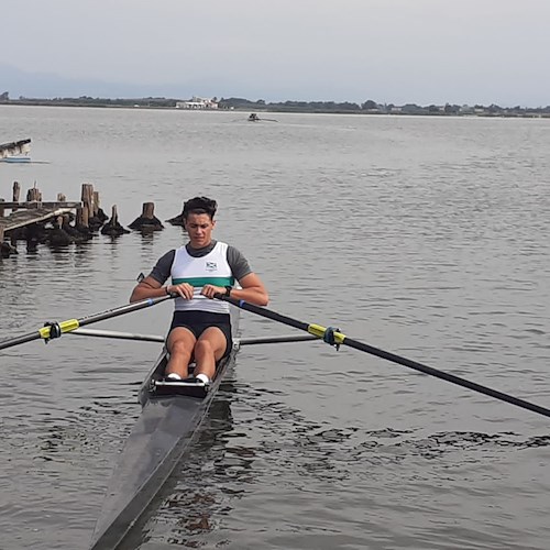 La Canottieri Partenio trionfa a Lago Patria nella specialità otto maschile master