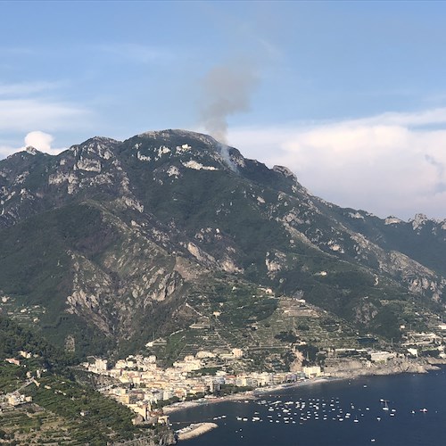 La Costa d'Amalfi torna a bruciare: incendio all'Avvocata [FOTO]