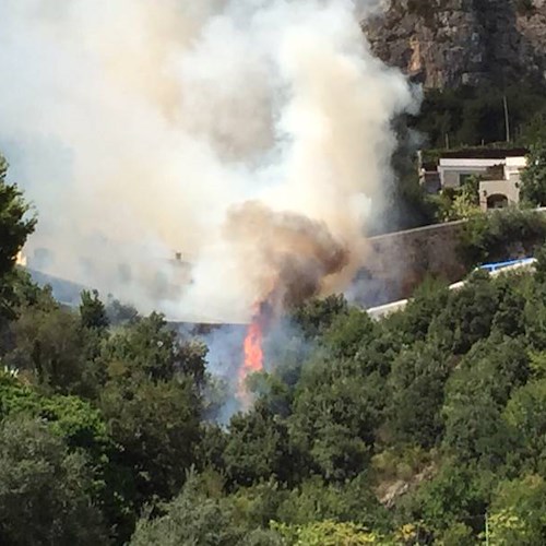 La Costiera che brucia, fiamme a Pogerola /FOTO