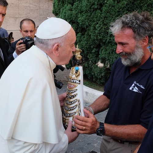 La Madonna di Loreto dal Vaticano a Lampedusa in Kayak, 9 luglio tappa ad Atrani e Amalfi