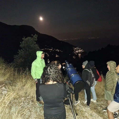 La Magia delle Stelle a Santa Maria al Castello: una notte con la Superluna Blu e Saturno