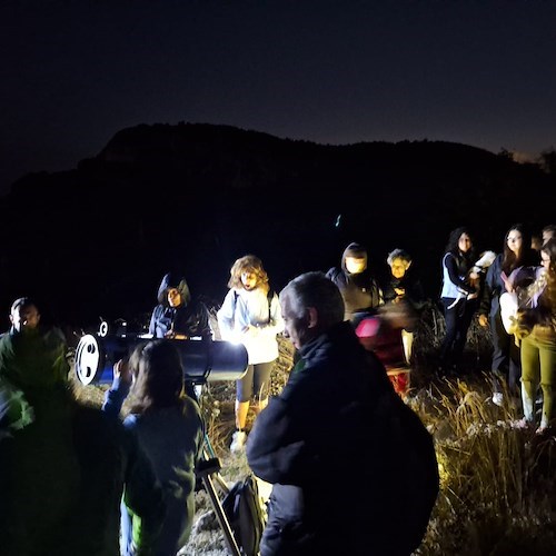 La Magia delle Stelle a Santa Maria al Castello: una notte con la Superluna Blu e Saturno