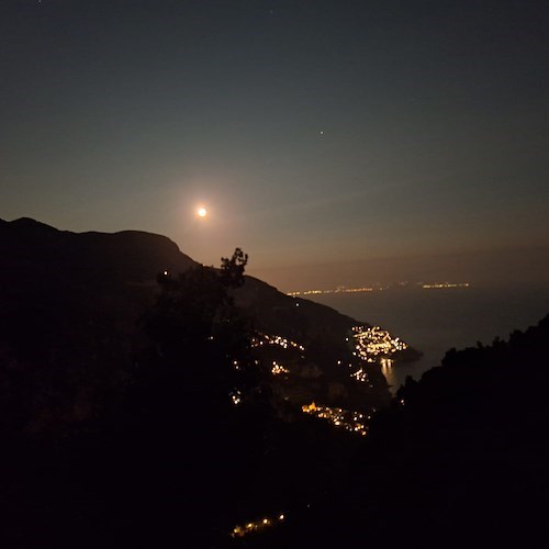 La Magia delle Stelle a Santa Maria al Castello: una notte con la Superluna Blu e Saturno
