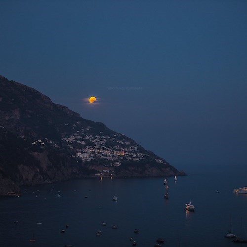 La notte del 15 maggio arriva la "Superluna di sangue": l'eclissi totale sarà parzialmente visibile dall'Italia