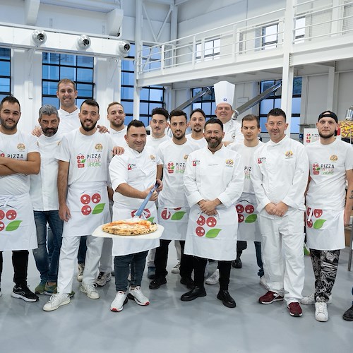 La pizza napoletana fa il tour dell'Italia con le masterclass dei più celebri maestri pizzaioli partenopei