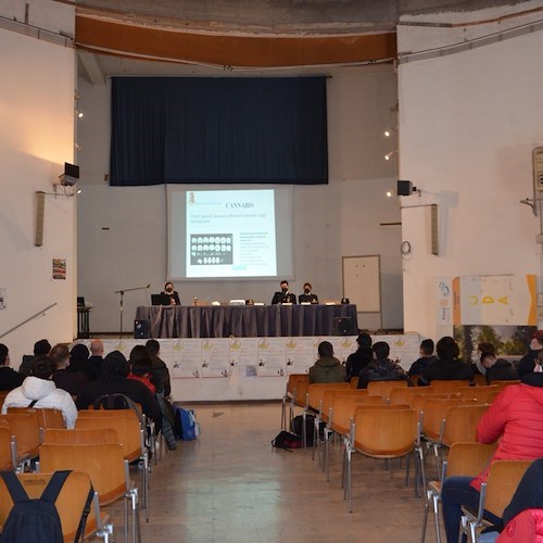 La Polizia di Stato incontra gli studenti 