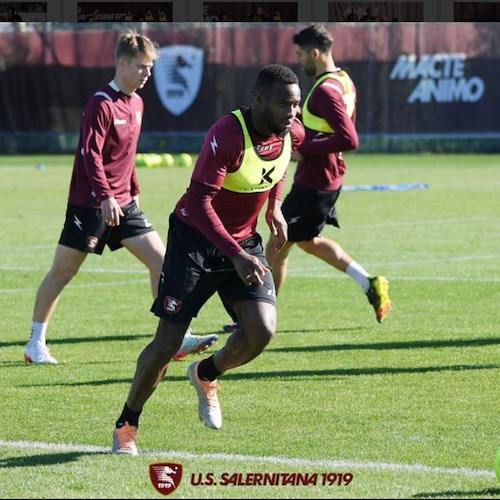 La Salernitana prova un nuovo modulo in allenamento
